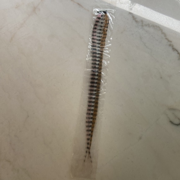 16" synthetic hair / clip on extension - Picture 9 of 11